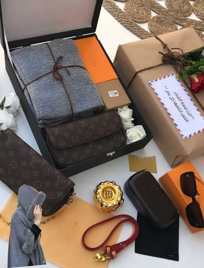 صور هدايا الشتاء شال شتوي للنساء