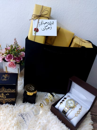 افضل هدية نسائية مع تغليف نفس الصورة