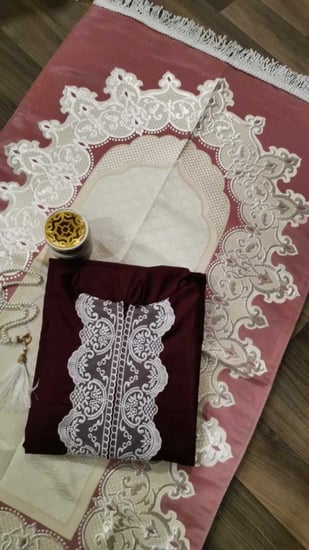 طقم صلاة مع سجاده