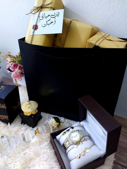 افضل هدية نسائية مع تغليف نفس الصورة