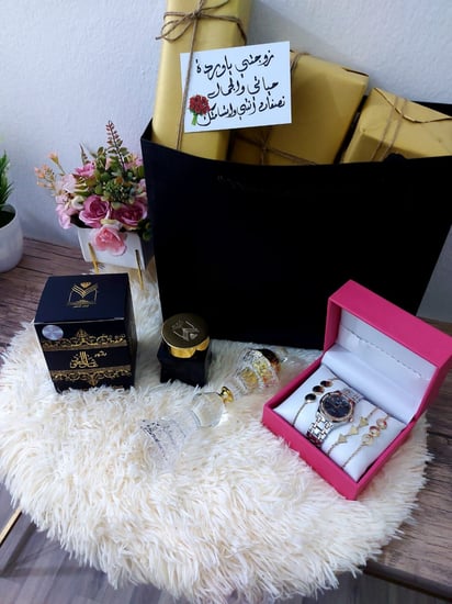 افضل هدية نسائية مع تغليف نفس الصورة