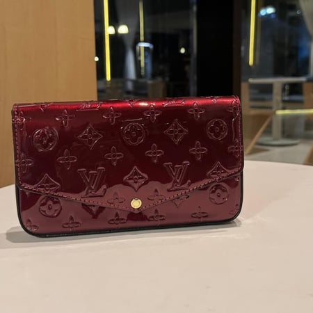 LV-Pouch