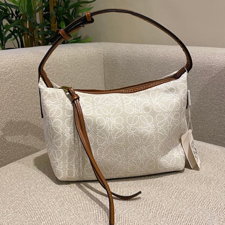 شنطة لويفي - متجر شنط ذا ترند