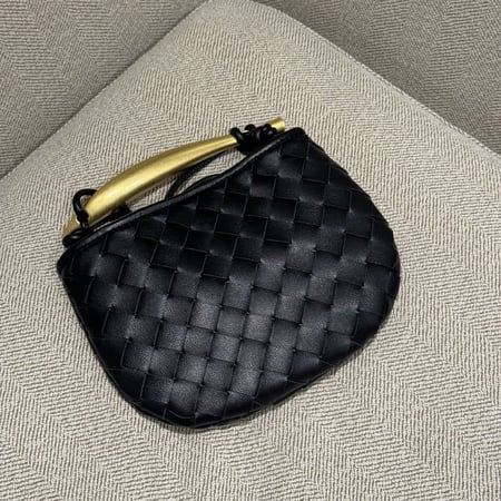 شنطة نشائية كروس ماركة بوتيغا فينيتا - متجر شنط ذا ترند