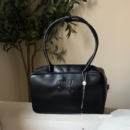 Miumiu- Long handle M