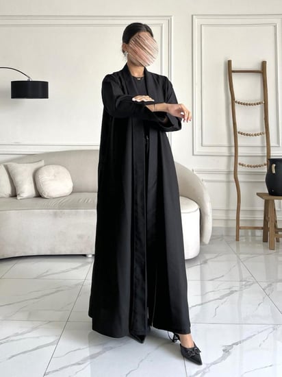 رقم العبايه 225 / كريب ملكي / القصه نص كلوش / تطريز كمبيوتر