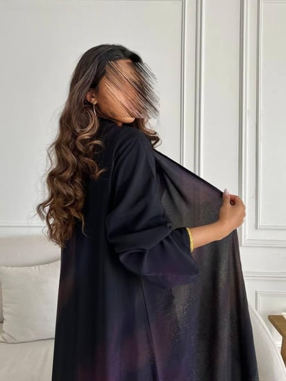 رقم العبايه 654 / القماش شيفون    / القصه  نص كلوش / عرض القماش 58 المقاسات المتوفره 52 و54 و56 مقاسات 58 و60 يصير فيها قطعه قماش زياده من نفس قماش العبايه