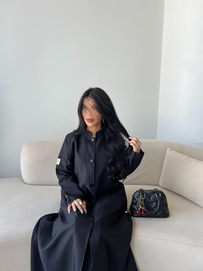 عبايه رقم 814 / القماش كتان / القصه بليزر / مبطنه باكامل من داخل