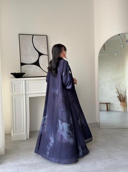 رقم العبايه 916 / القماش شيفون ناعم مع بطانه مع طرحه من نفس نوع القماش / القماش بارد يعطيك اطلاله جميله ب الصيف