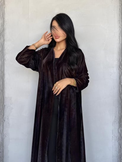 عبايه رقم 888 / القماش مخمل شتوي / القصه نص كلوش / طباعه ديجتال اسفل العبايه