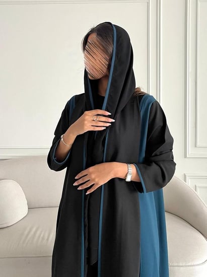 رقم العبايه 736 / كريب ملكي / القصه نص كلوش / التطريز كمبيوتر