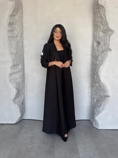 عبايه رقم 860  / القماش كتان مبطن / القصه بليزر مبطنه ب الكامل