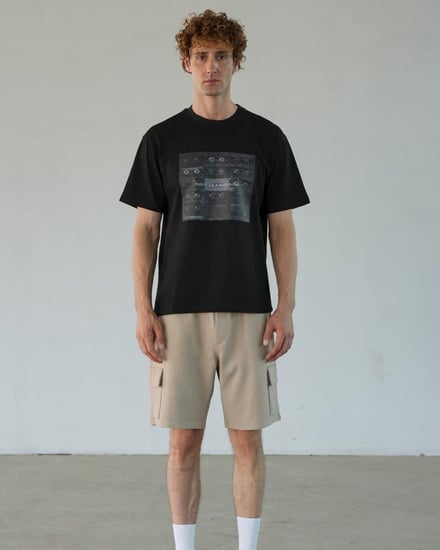 تي شيرت رجالي من القطن بلون أسود