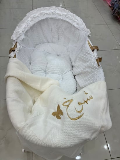 بطانيه مواليد بتطريز الاسم - حسب الطلب