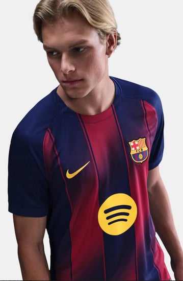 تيشيرت برشلونة الأساسي2025/2026