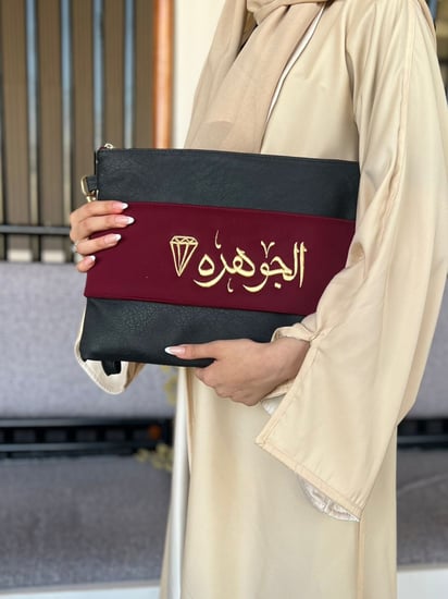 باوتش بمسكة ساتان