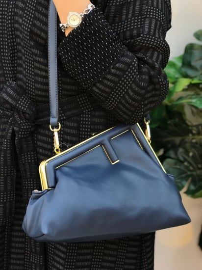 شنطة بتصميم فيندي