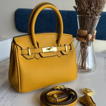 بيركن عدة الوان..