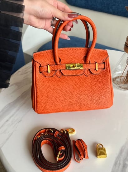 بيركن عدة الوان..