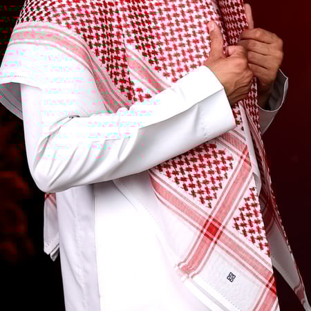 شماغ جيفنشي كلاسيك