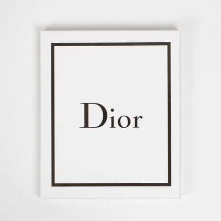 شماغ ديور أحدث إصدار