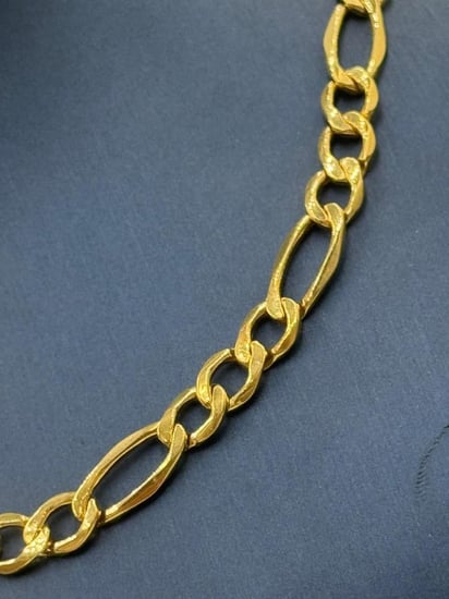 سلاسل ذهب عيار 18 فخمة - مجوهرات قصر المدينة للذهب - الدمام