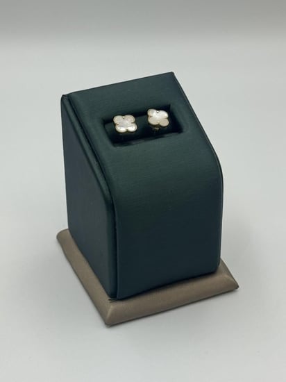 حلق فان كليف عيار 18 - مجوهرات قصر المدينة للذهب - الدمام