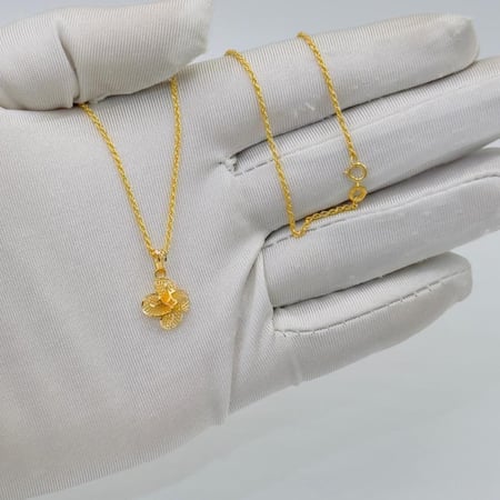 عقد وردة ذهب عيار 21