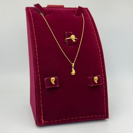 طقم بوتيغا ذهب عيار 18