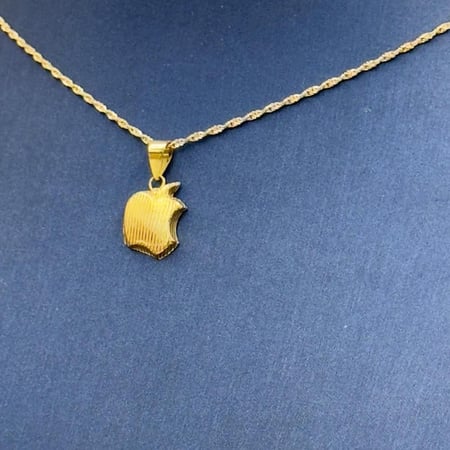 عقد ذهب عيار 18