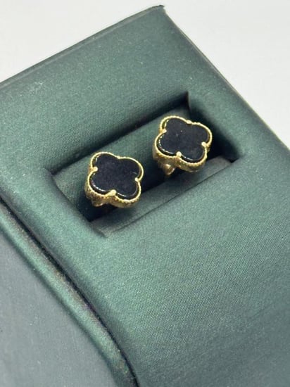 حلق تصميم عالمي ذهب عيار 18