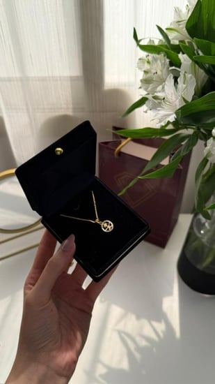 sعقد ذهب عيار 18