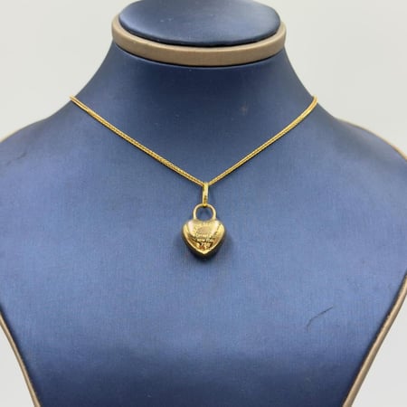 عقد تصميم عالمي ذهب عيار 18