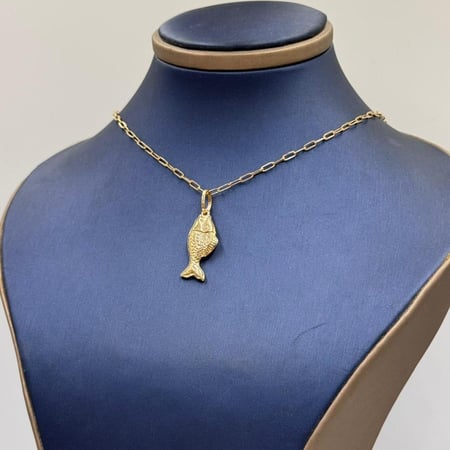 عقد سمكة ذهب عيار 18