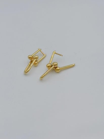 أقراط ذهبية عيار 18 تيفاني - مجوهرات قصر المدينة للذهب - الدمام