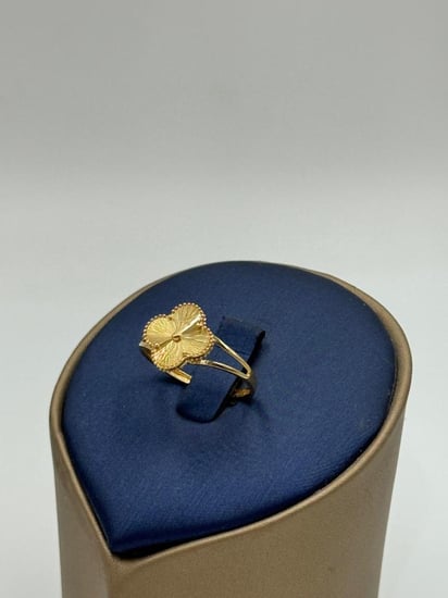 خاتم تصميم عالمي ذهب عيار 18