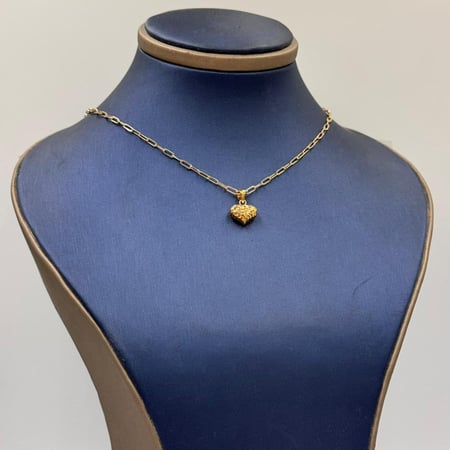 عقد قلب ذهب عيار 18