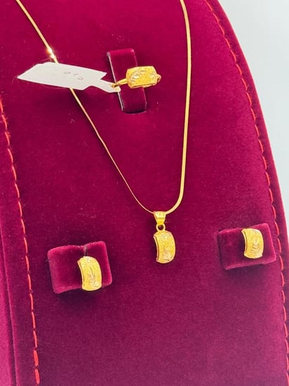 SET 18K - طقم عيار 18