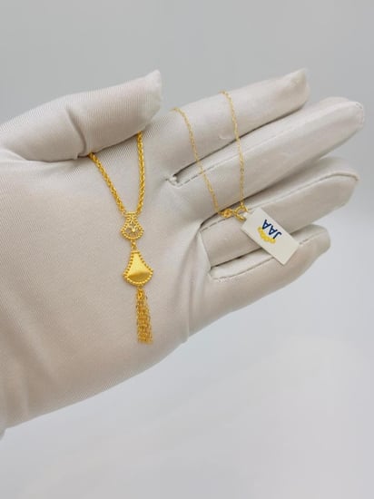 عقد ذهب عيار 21