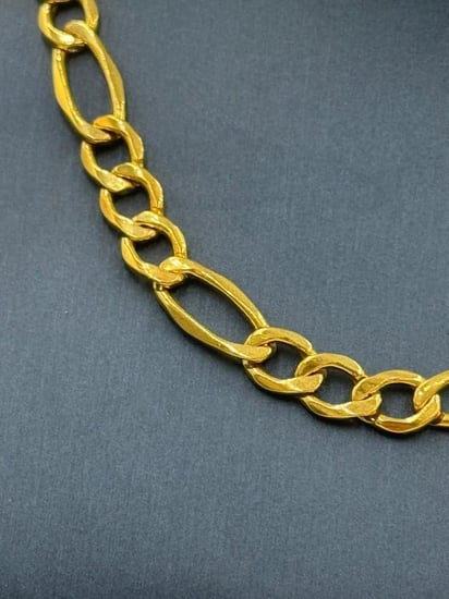 سلاسل ذهب عيار 18 فخمة - مجوهرات قصر المدينة للذهب - الدمام