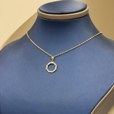 sعقد تصميم عالمي ذهب عيار 18