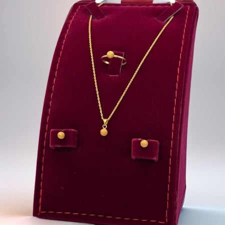 طقم ذهب عيار 18