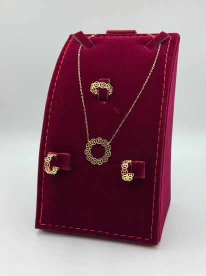 طقم ذهب عيار 18