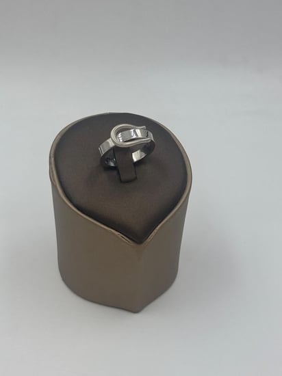 خاتم ذهب أبيض عيار 18 فخم - مجوهرات قصر المدينة للذهب - الدمام