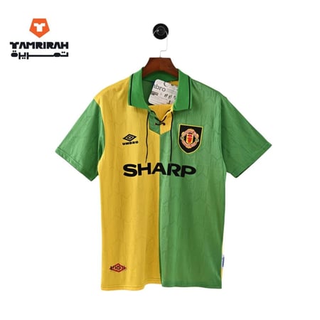 قميص مانشستر يونايتد 1992 بتصميم جذاب ومميز