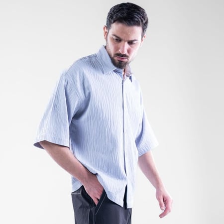 قميص بوليستر اوفر سايز باكمام قصيرة - رمادي فاتح