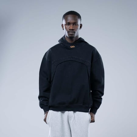 هودي أوفرسايز بكاب وتصميم جيب فريد-أسود