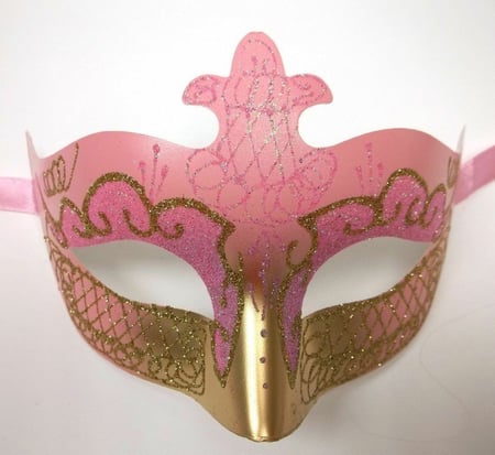 أقنعة تنكرية