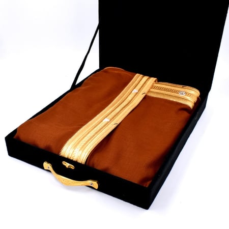 بشت سعودي أشقر غامق فخم - هدية رائعة لرجل يستحق التكريم