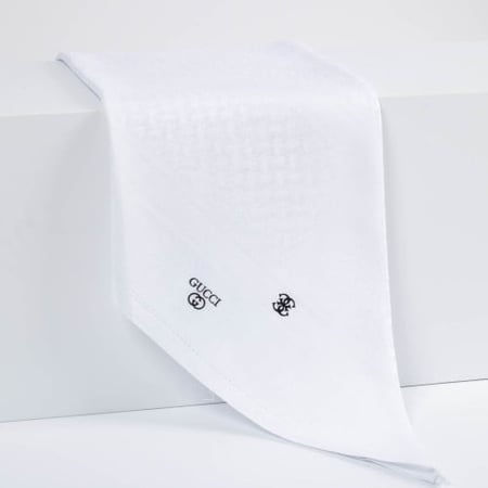 شماغ قوتشي ابيض كلاسيك